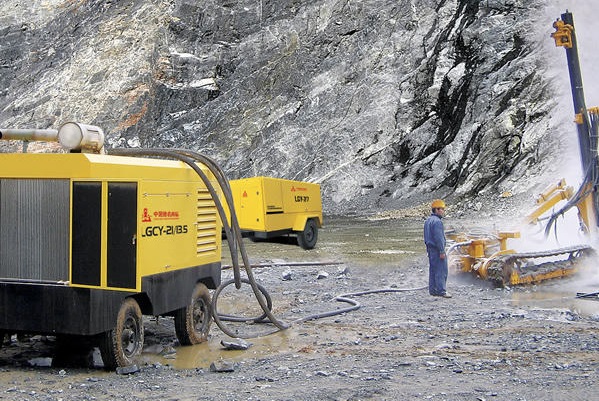 開山空(kong)壓機 開山(shan)空壓機(jī)