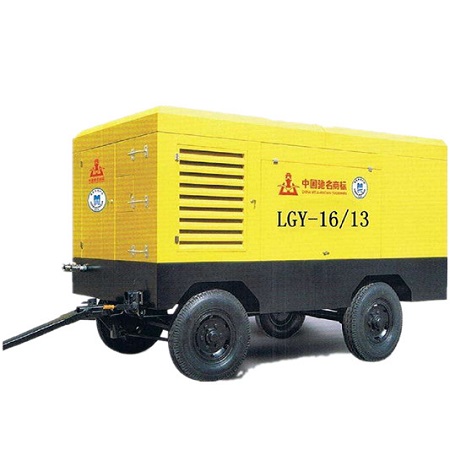 開山空壓機用于(yu)抗浮錨杆施工