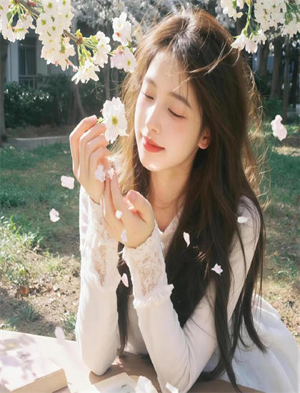 《如果岁月可回头之东方看大剧》剪辑手法分析：节奏把控与转场技巧探讨